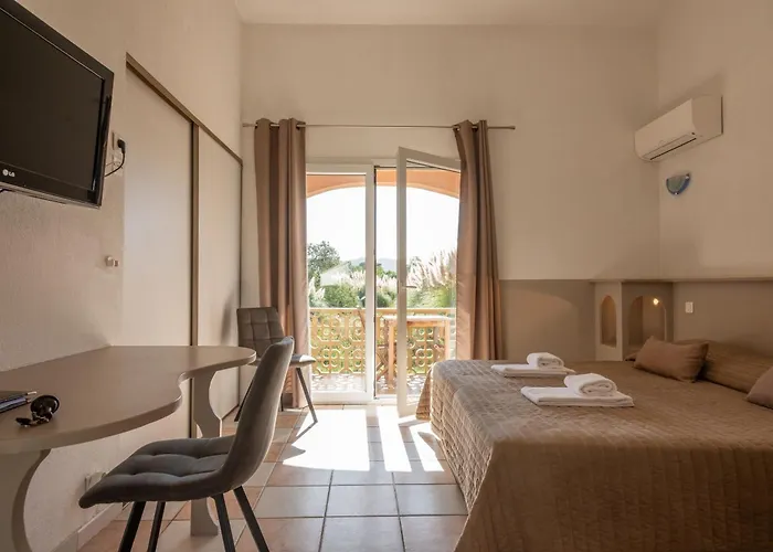 Domaine De Caranella 3* Porto-Vecchio (Corsica)