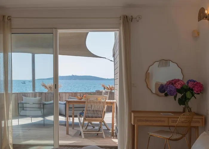 Domaine De Caranella 3*