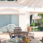 Domaine De Caranella מלון 3*