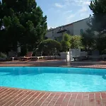 Domaine De Caranella Szálloda
