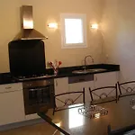 מלון Domaine De Caranella 3*