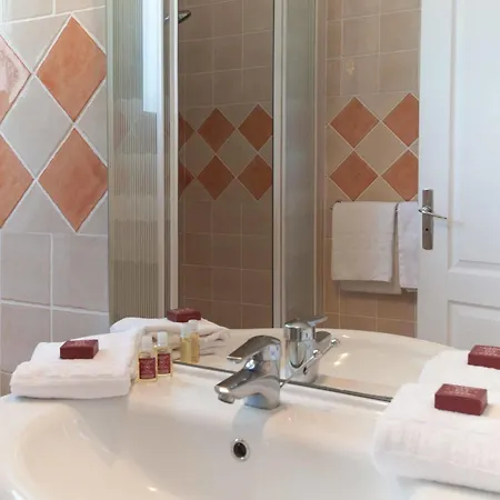 Hotell Domaine De Caranella