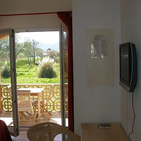 Domaine De Caranella فندق