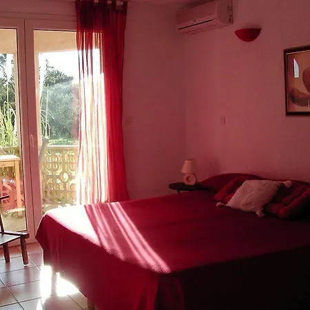 Hotell Domaine De Caranella
