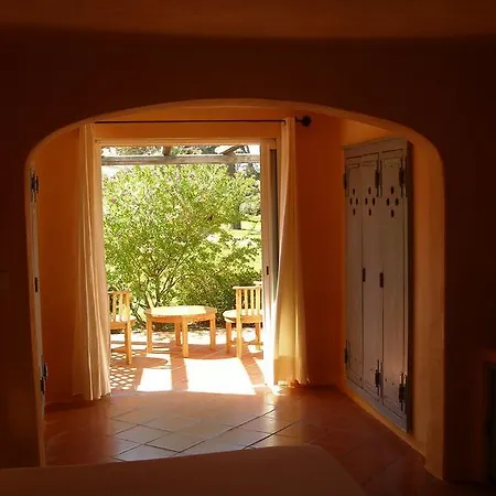 Hotell Domaine De Caranella
