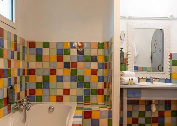 Otel Domaine De Caranella 3*