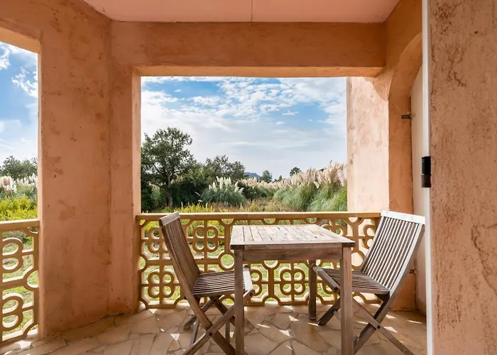 Domaine De Caranella 3*