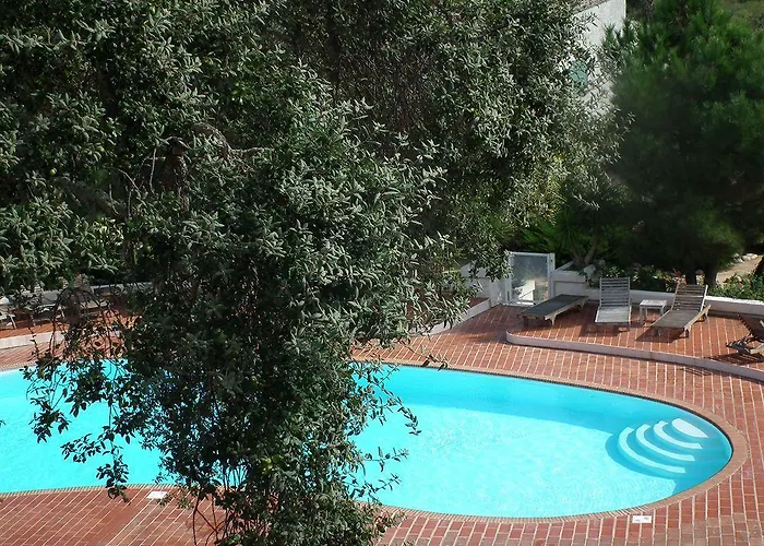 Otel Domaine De Caranella