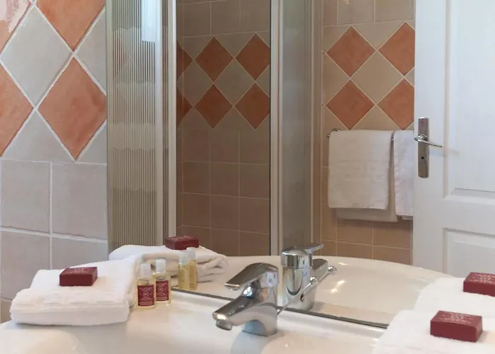 Otel Domaine De Caranella